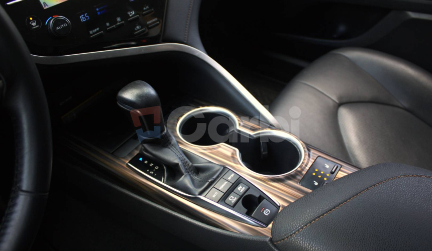 Toyota Camry 2.5 hybrid (ben+hev), 131kw, CVT, Prestige