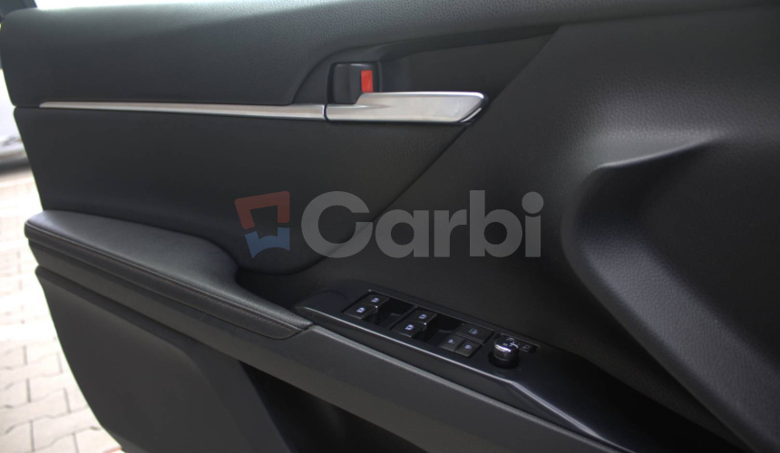 Toyota Camry 2.5 hybrid (ben+hev), 131kw, CVT, Prestige