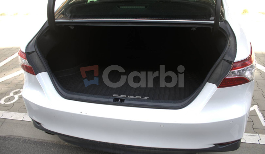 Toyota Camry 2.5 hybrid (ben+hev), 131kw, CVT, Prestige