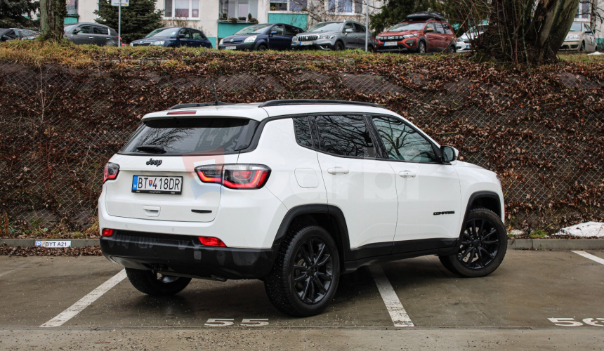 Jeep Compass 1.3 TURBO Night Eagle