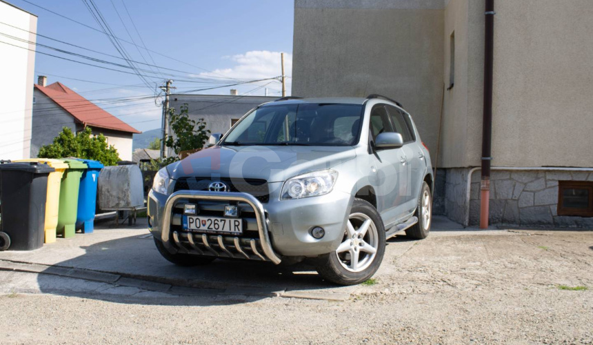 Toyota RAV4 2.2 D-4D 135 Lux