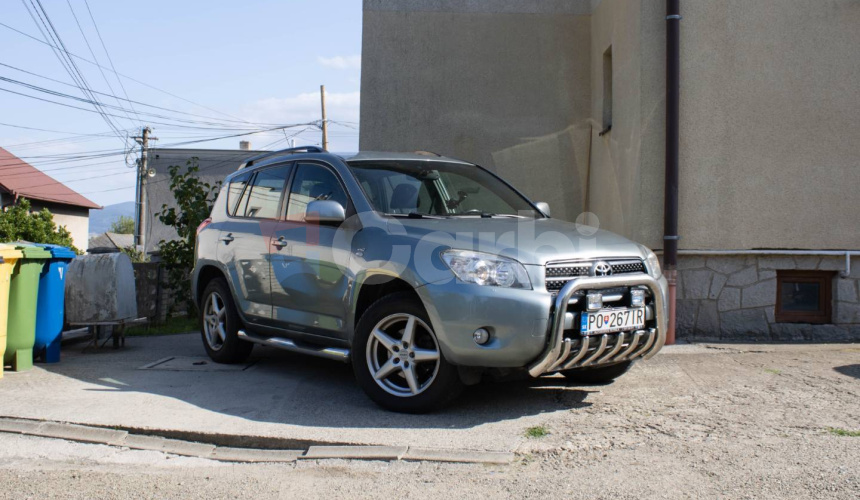 Toyota RAV4 2.2 D-4D 135 Lux