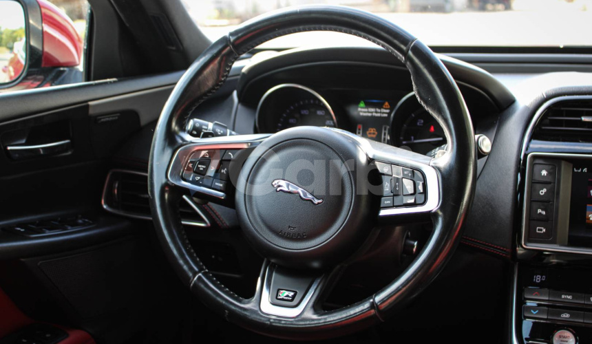 Jaguar XE 2.0 I4D 180k R-Sport AWD AT