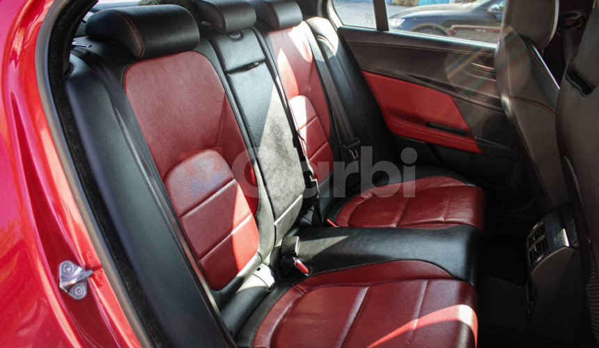 Jaguar XE 2.0 I4D 180k R-Sport AWD AT