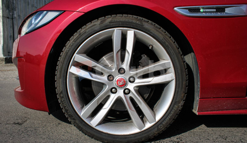 Jaguar XE 2.0 I4D 180k R-Sport AWD AT