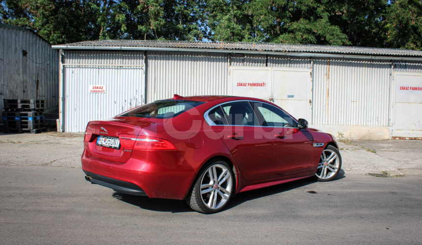 Jaguar XE 2.0 I4D 180k R-Sport AWD AT