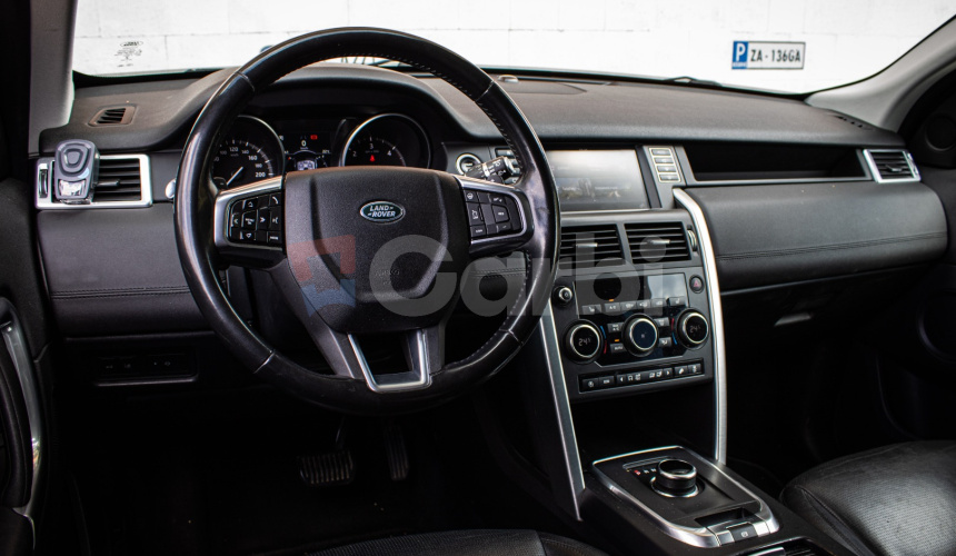 Land Rover Discovery Sport 2.0L TD4 SE R-Dynamic AWD, ACC, Kamera, Lane asist, Po servise