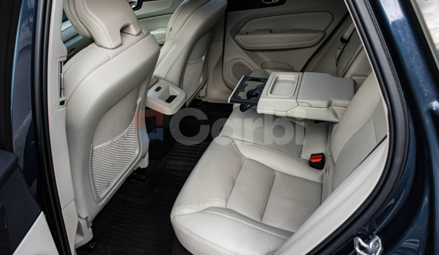 Volvo XC60 2.0 B5 mHEV Inscription AWD A/T