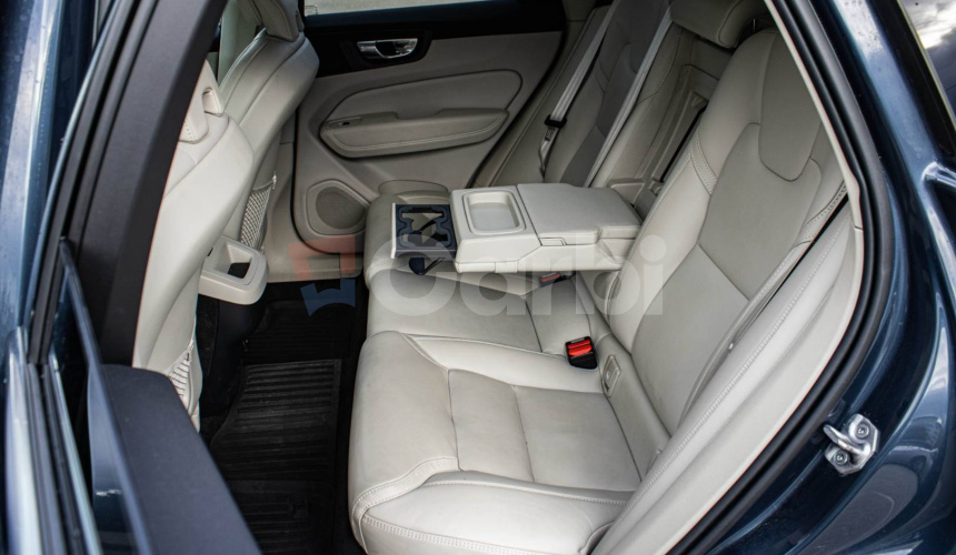 Volvo XC60 2.0 B5 mHEV Inscription AWD A/T