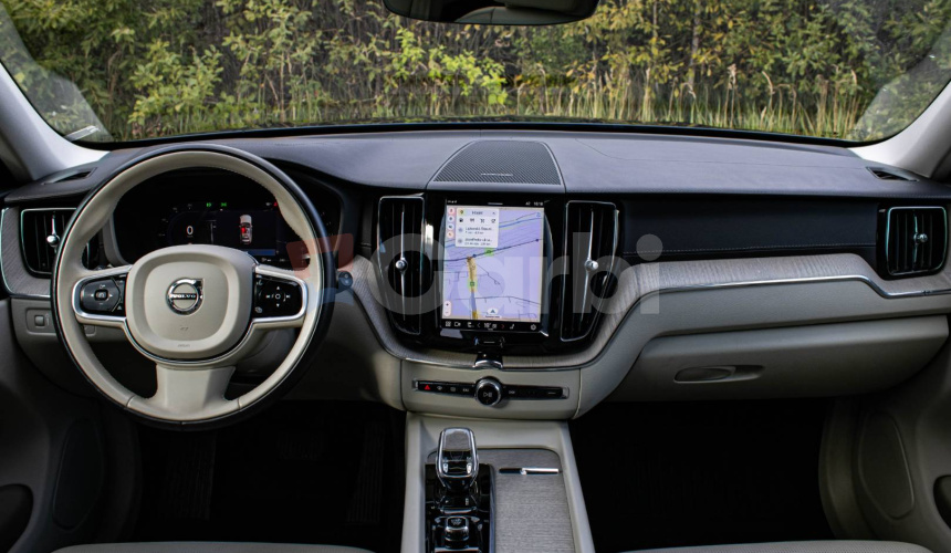 Volvo XC60 2.0 B5 mHEV Inscription AWD A/T