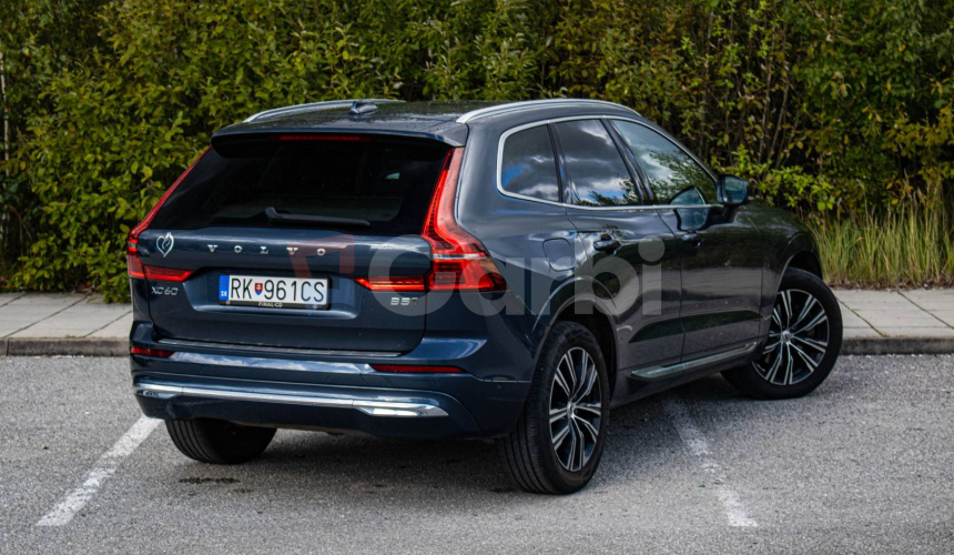 Volvo XC60 2.0 B5 mHEV Inscription AWD A/T