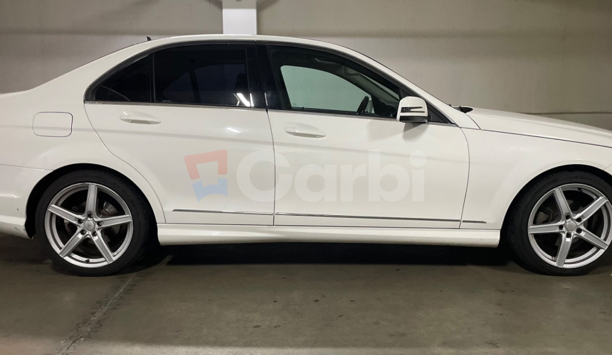 Mercedes-Benz C trieda Sedan Mercedes Benz C180 CDI