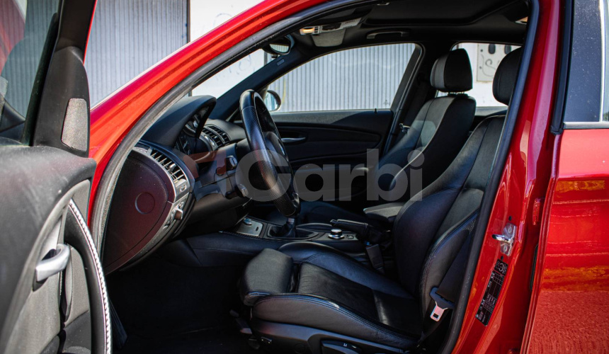 BMW Rad 1 130i M-Packet, Manuál, Strešné okno, Lichtpaket, iDrive, TOP STAV!
