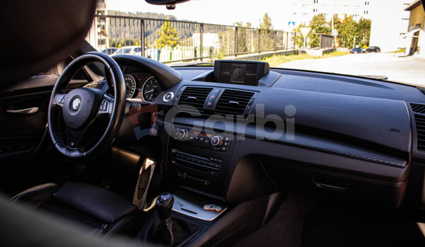 BMW Rad 1 130i M-Packet, Manuál, Strešné okno, Lichtpaket, iDrive, TOP STAV!