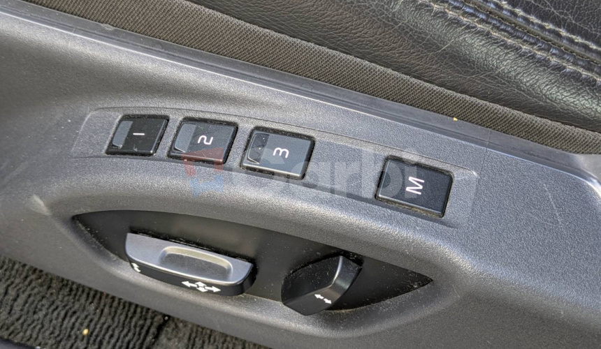 Volvo XC60 D4 2.4L Drive-E Summum Geartronic AWD