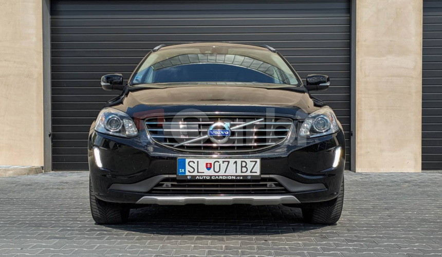 Volvo XC60 D4 2.4L Drive-E Summum Geartronic AWD