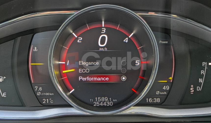 Volvo XC60 D4 2.4L Drive-E Summum Geartronic AWD