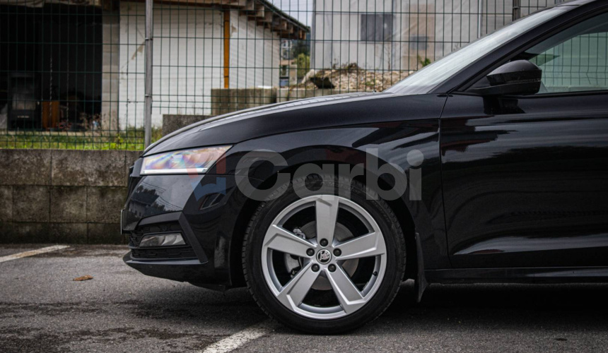 Škoda Octavia 2.0 TDI Ambition, Nelakovaná, Kessy, Lane Assist, Kamera, R18, el. kufor