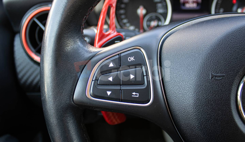 Mercedes-Benz GLA 200 d 4MATIC A/T