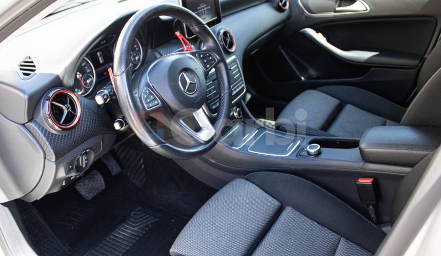 Mercedes-Benz GLA 200 d 4MATIC A/T