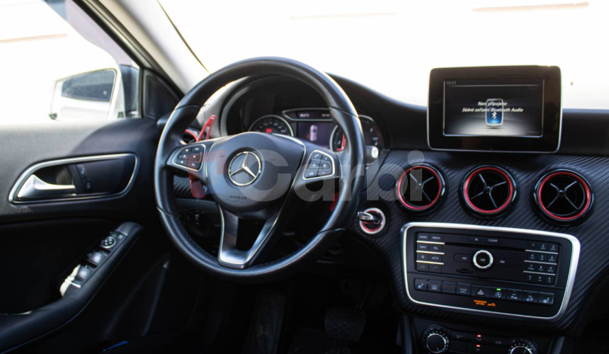 Mercedes-Benz GLA 200 d 4MATIC A/T