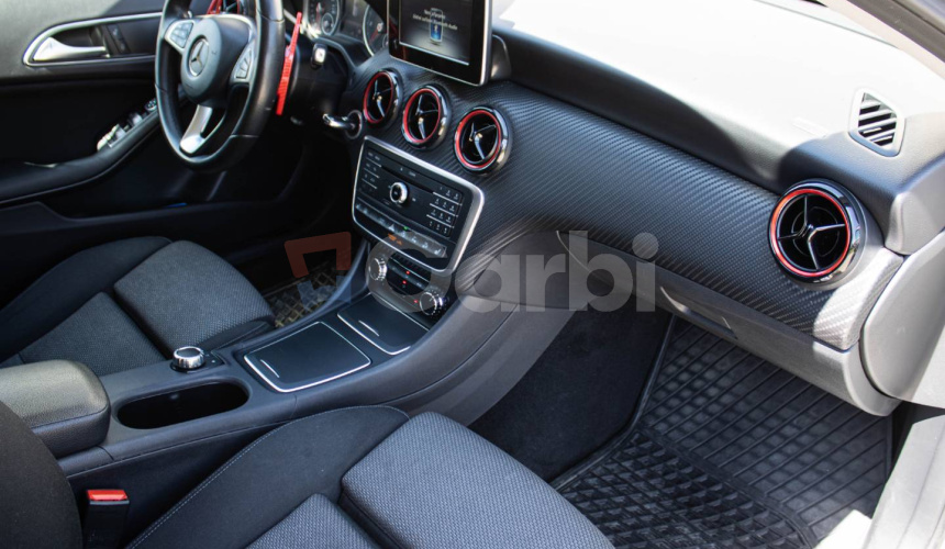 Mercedes-Benz GLA 200 d 4MATIC A/T