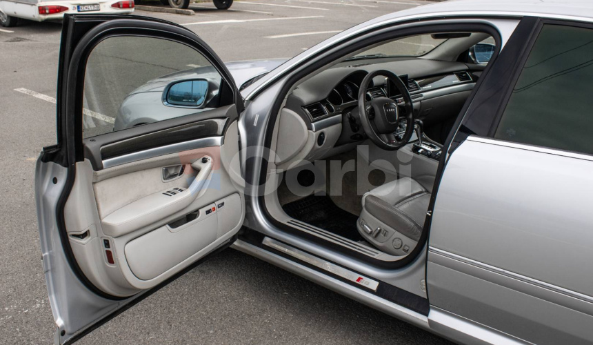 Audi S8 5.2 FSI V10 QUATTRO - 331 kW