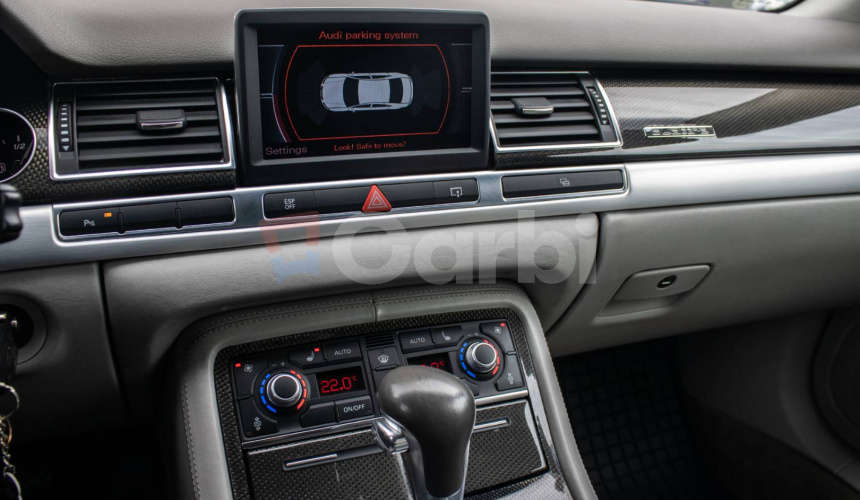 Audi S8 5.2 FSI V10 QUATTRO - 331 kW