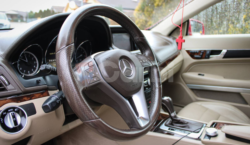 Mercedes-Benz E trieda Kupé 200 BlueEFFICIENCY 7G