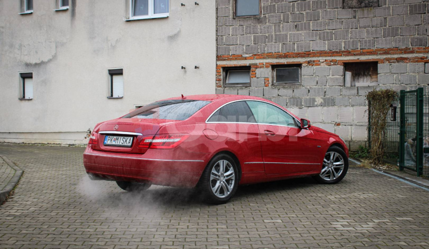 Mercedes-Benz E trieda Kupé 200 BlueEFFICIENCY 7G
