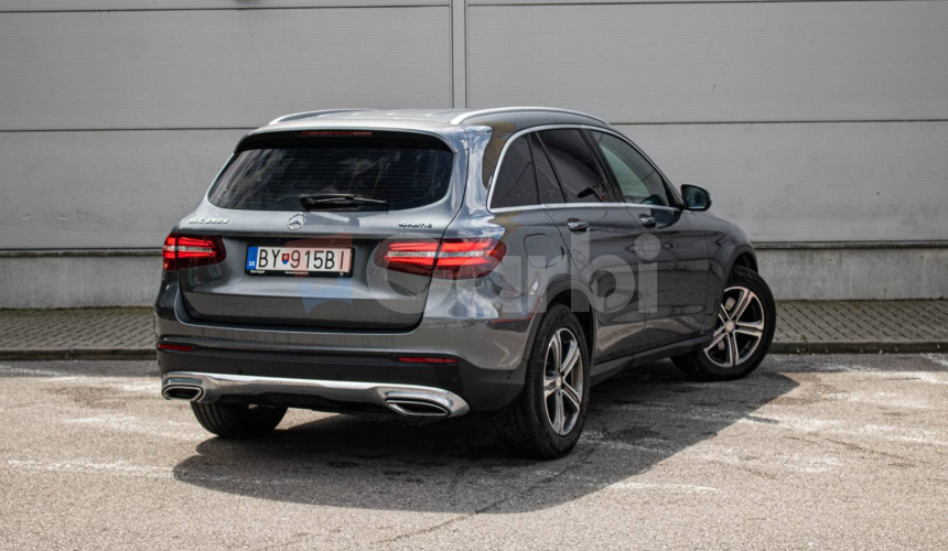 Mercedes-Benz GLC SUV 250D 4MATIC A/T Nelakované, po servise