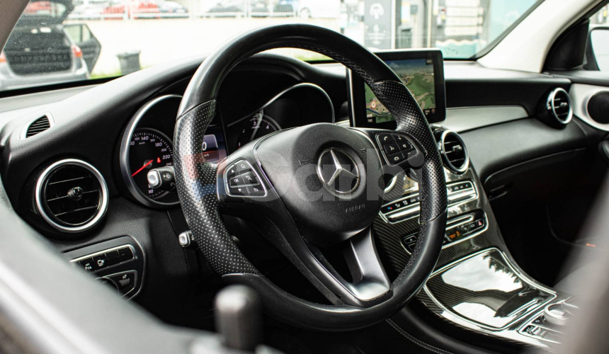 Mercedes-Benz GLC SUV 250D 4MATIC A/T Nelakované, po servise