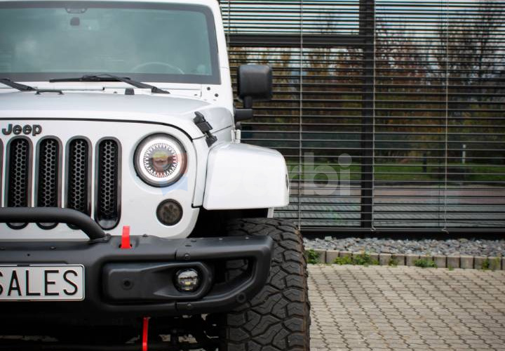 Jeep Wrangler Unlimited 3.6L V6 VVT SAHARA A/T