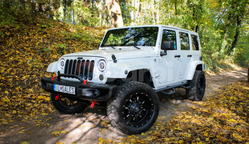 Jeep Wrangler Unlimited 3.6L V6 VVT SAHARA A/T