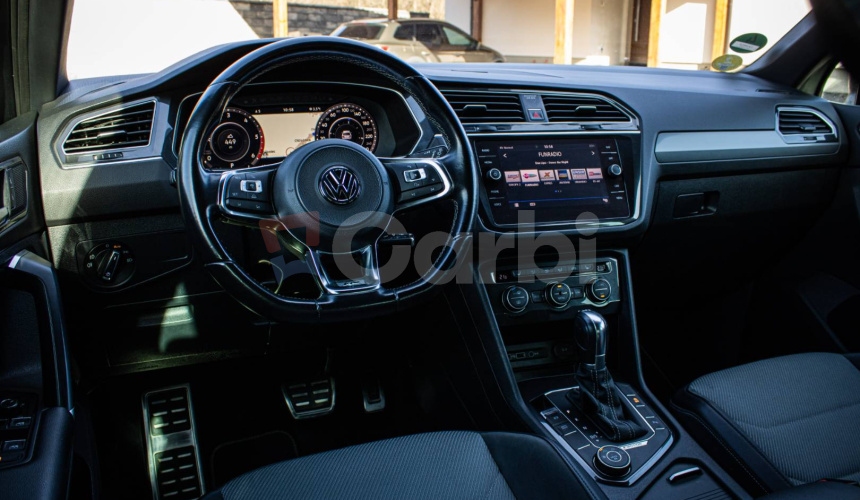 Volkswagen Tiguan R-line 2.0 TDI 140kW DSG 4Motion, Nelakované, Virtual cockpit, Keramika