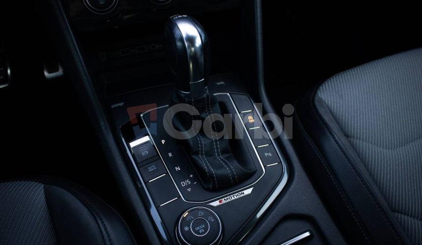 Volkswagen Tiguan R-line 2.0 TDI 140kW DSG 4Motion, Nelakované, Virtual cockpit, Keramika