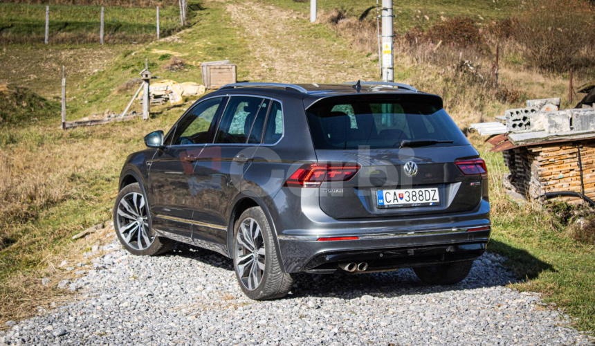 Volkswagen Tiguan R-line 2.0 TDI 140kW DSG 4Motion, Nelakované, Virtual cockpit, Keramika