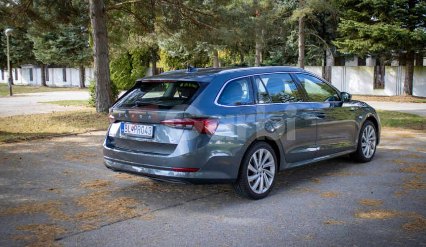 Škoda Octavia Combi 2.0 TDI Style 4x4 DSG, 147kW, Webasto, Ťažné, 1 majiteľ, SK auto