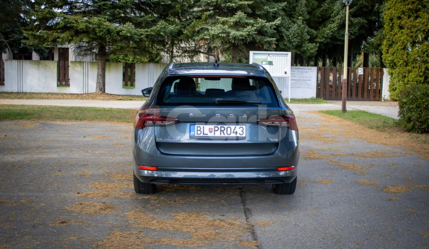 Škoda Octavia Combi 2.0 TDI Style 4x4 DSG, 147kW, Webasto, Ťažné, 1 majiteľ, SK auto