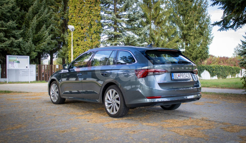 Škoda Octavia Combi 2.0 TDI Style 4x4 DSG, 147kW, Webasto, Ťažné, 1 majiteľ, SK auto