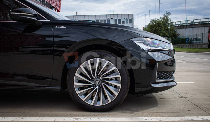 Škoda Superb Combi 2.0 TDI SCR 4x4 L&K Cognac interiér, HUD, Masáž, ťažné, DPH, nové - na značk
