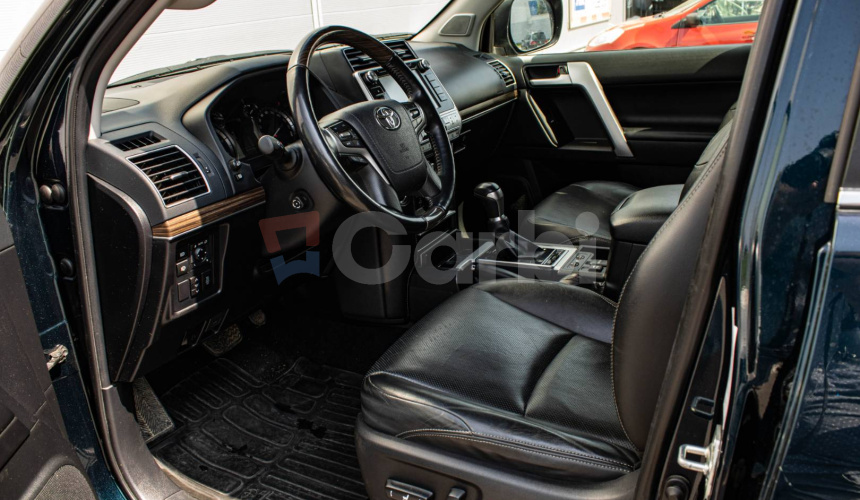Toyota Land Cruiser Executive 2.8D 130kW 4x4 A/T