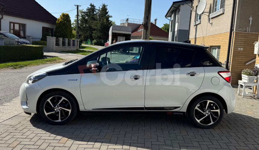 Toyota Yaris HYBRID