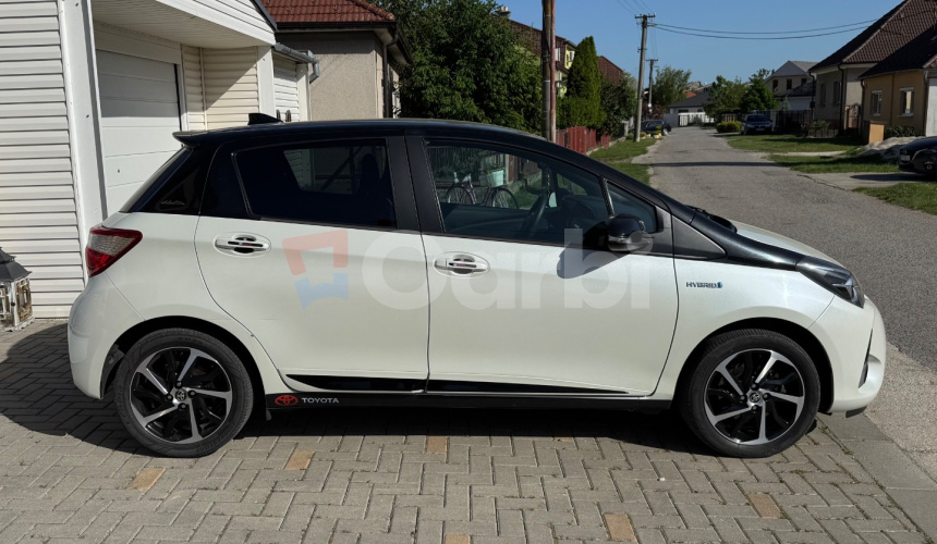 Toyota Yaris HYBRID