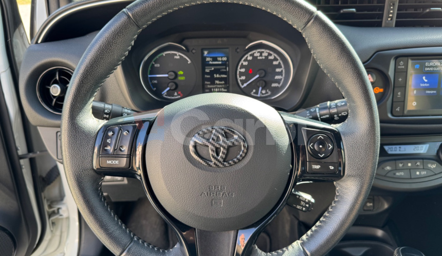 Toyota Yaris HYBRID