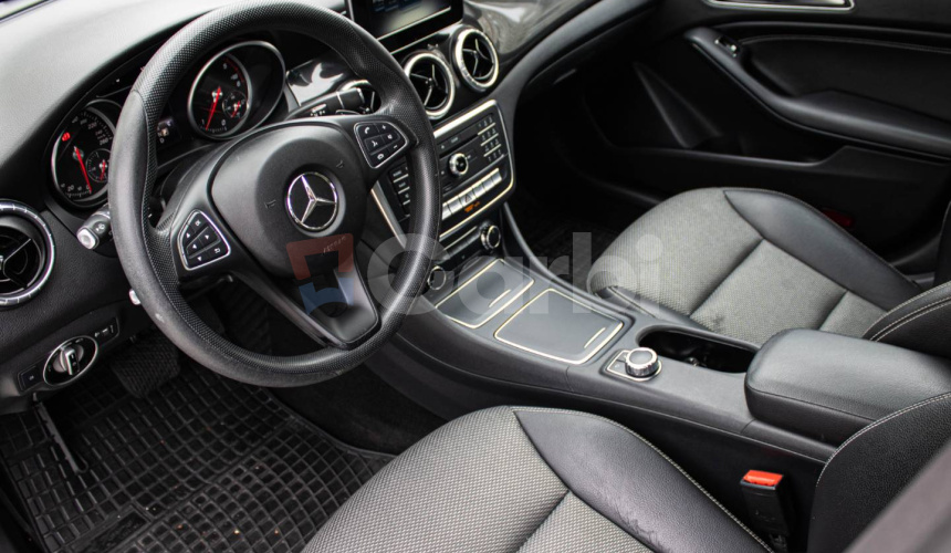 Mercedes-Benz CLA Shooting Brake SB 180 d A/T