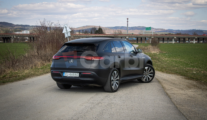 EQC 400 4Matic edícia 1886, burmester, HUD, asistenti, strešné okno, nelakované