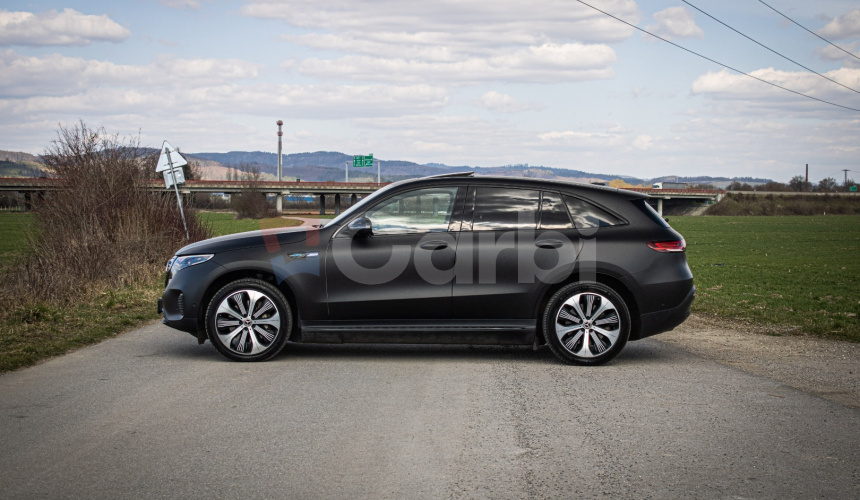 EQC 400 4Matic edícia 1886, burmester, HUD, asistenti, strešné okno, nelakované