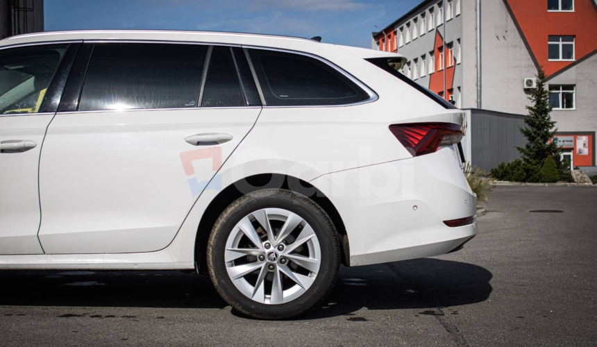 Škoda Octavia Combi 2.0 TDI DSG Style, Matrix LED, HUD, ťažné, KESSY, nelakované, DPH