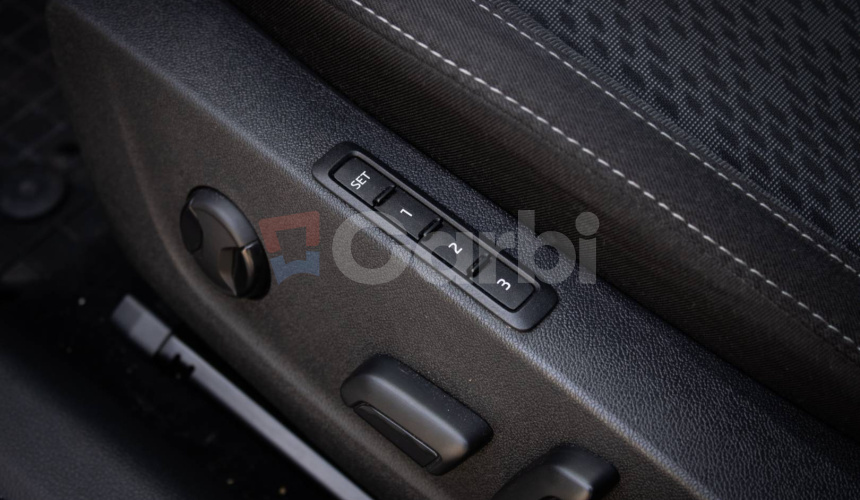 Škoda Octavia Combi 2.0 TDI DSG Style, Matrix LED, HUD, ťažné, KESSY, nelakované, DPH